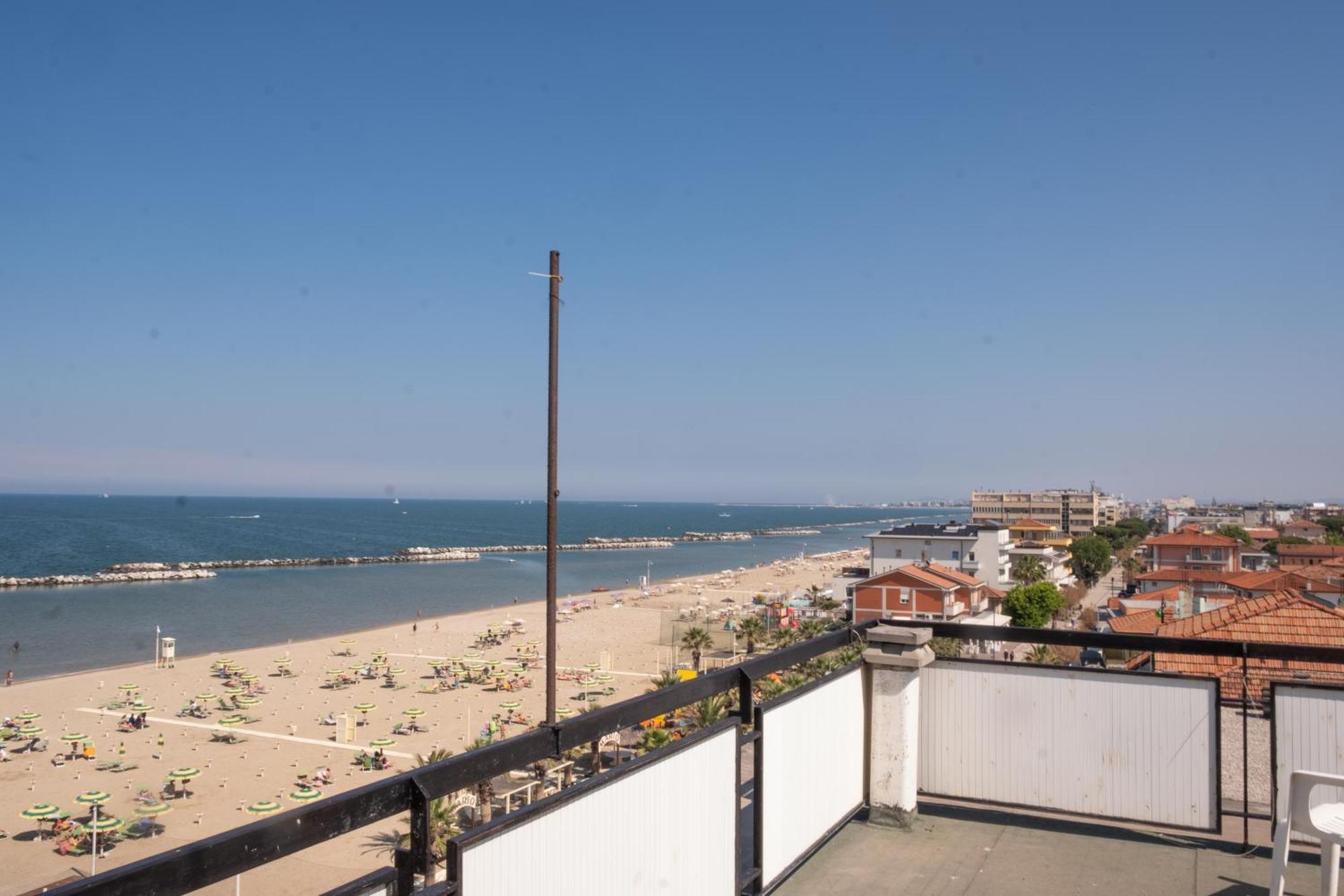 Hotel Re Leone Rimini Exterior foto